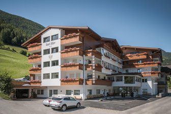 Aparthotel Adler