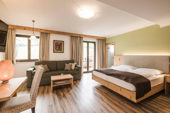 Garni-Hotel + Appartamenti Karin