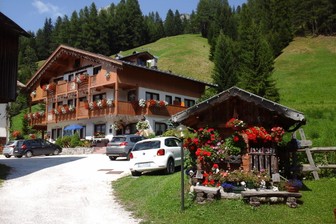 B&B (Garni)-Hotel Ladinia