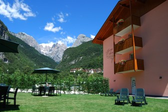 ARNICA Hotel Garni & Apartments