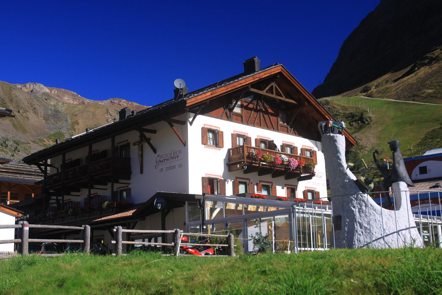 piccolo hotel gurschler val senales