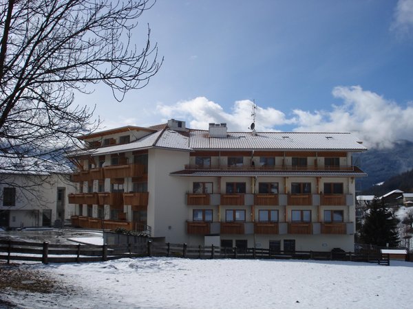 Foto esterno in inverno Sporthotel Rasen