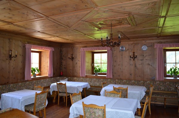 The restaurant Rasun in Valle d'Anterselva / Rasen im Antholzertal Ansitz Goller