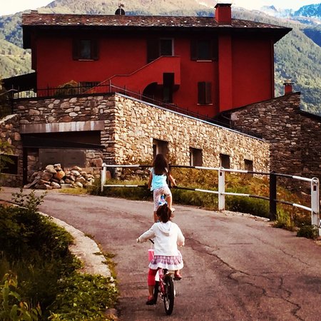 Foto esterno in estate Cà Rossa