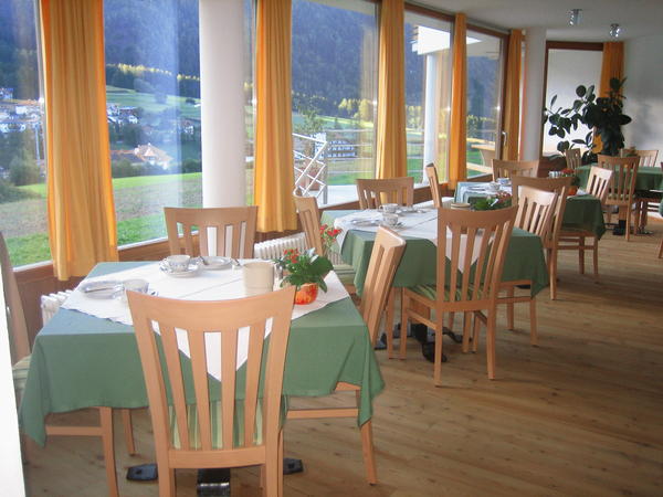 The restaurant Rasun in Valle d'Anterselva / Rasen im Antholzertal Neumairhof