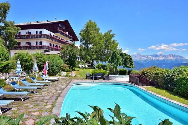 Foto della piscina all'aperto
