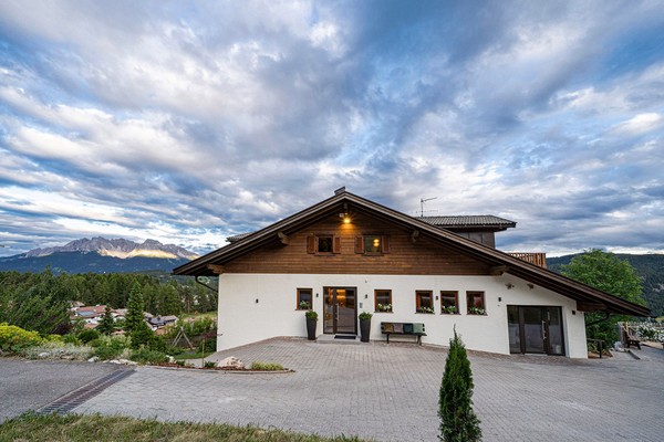Photo exteriors Apartments Mountain Chalet Schlossberg