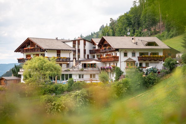 Photo exteriors Hotel Oberlehenhof