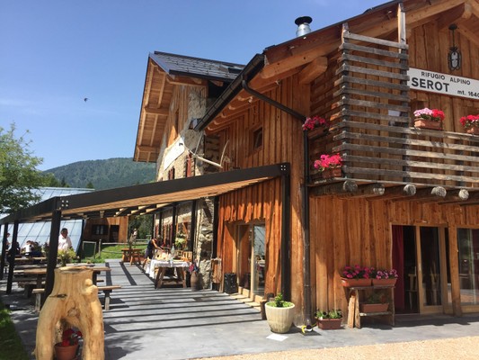 Foto esterno Rifugio-Hotel Serot