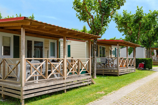 Foto esterno Camping Punta Lago