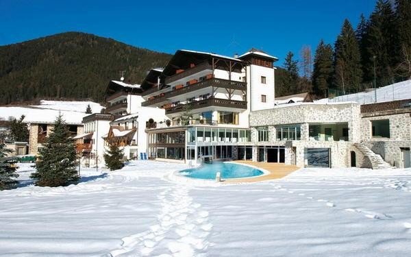 Photo exteriors Romantik Hotel Post