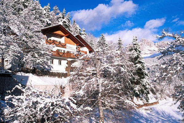 Foto Außenansicht Hotel Berghaus Rosengarten
