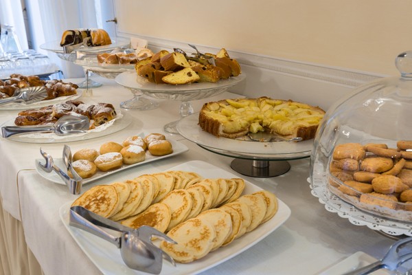 The breakfast B&B-Hotel Eden Libardi