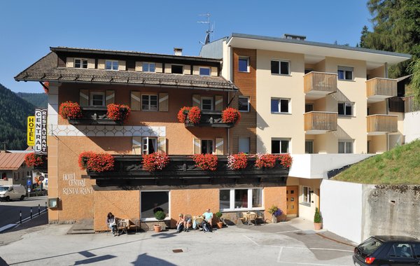 Foto esterno in estate Central