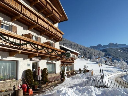 Photo exteriors Small hotel Erna