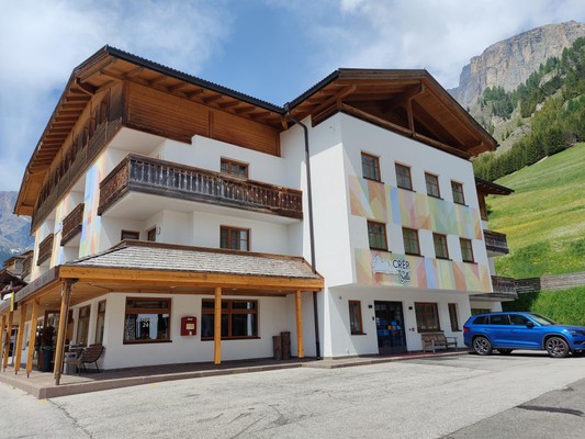 Foto Außenansicht Pension Crëp Sella