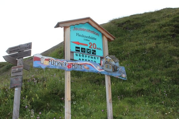 Foto di alcuni dettagli Flecknerhütte