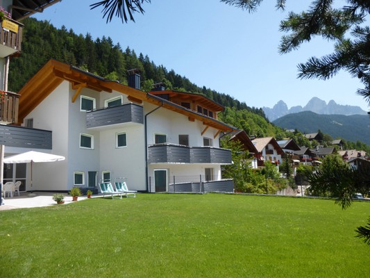 Photo exteriors Garni (B&B) + Apartments Plank