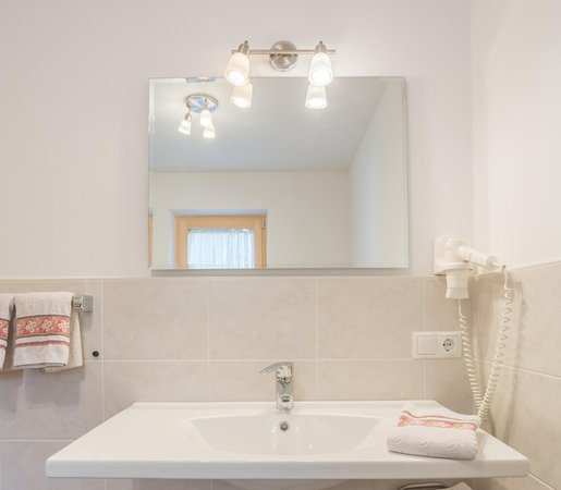 Photo of the bathroom Farmhouse apartments Tschandlhof