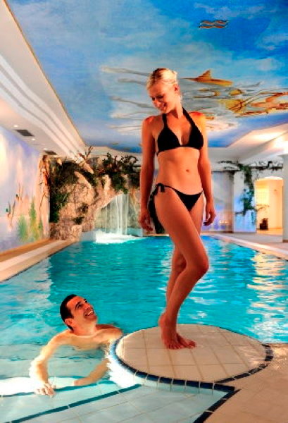 Swimming pool Hotel Moseralm