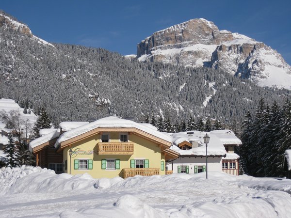 Foto esterno in inverno Ercabuan