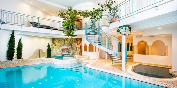 La piscina Hotel Oberwirt Weißes Kreuz