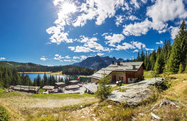 Photo exteriors Mountain hut with rooms Lago Palu