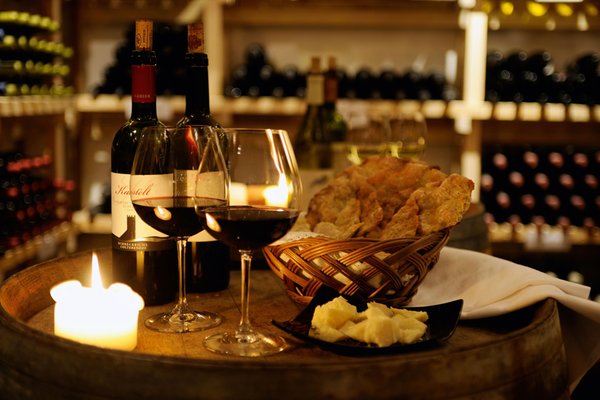 La cantina dei vini Nova Ponente Ganischgerhof Mountain Resort & Spa