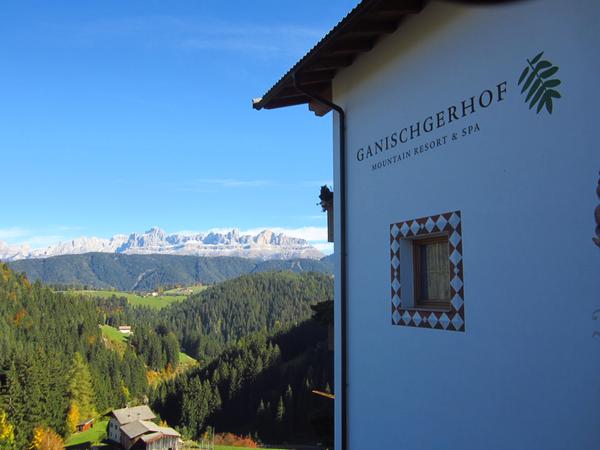 Foto esterno in estate Ganischgerhof Mountain Resort & Spa