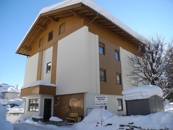 Foto esterno in inverno San Candido