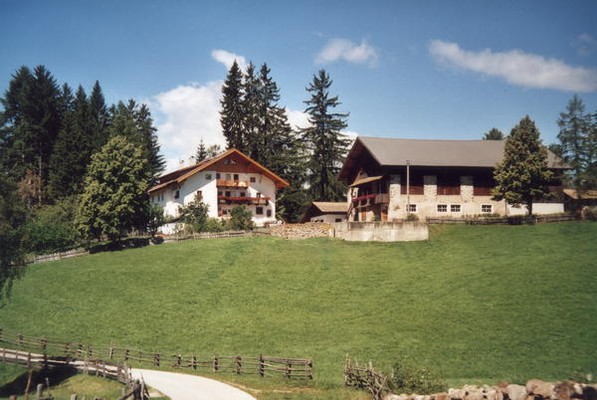 Foto Außenansicht Ferienwohnungen auf dem Bauernhof Bachnerhof