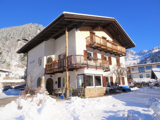 Photo exteriors Apartments Alpenglühn