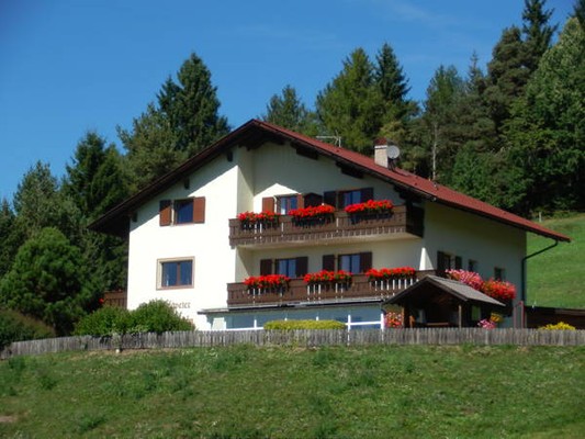 Foto Außenansicht Garni Waldpeter
