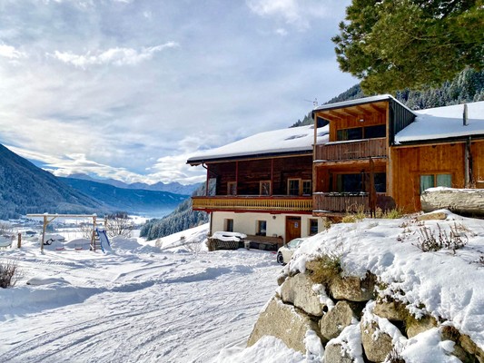 Foto Außenansicht Ferienwohnungen Grieshof am Pühel