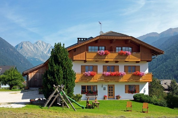 Foto Außenansicht Ferienwohnungen auf dem Bauernhof Obwegiserhof