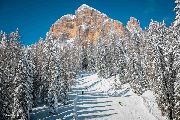 Foto esterno Skiarea Socrepes-Pocol-Tofana-Falzarego