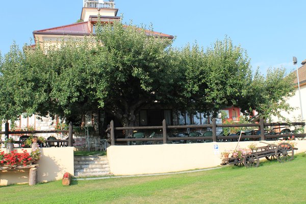 Foto esterno in estate Villa Ciardi Wellness Hotel & Ristorante