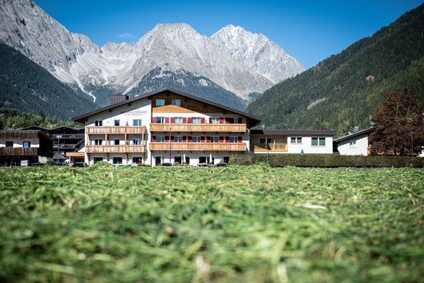 Foto Außenansicht Hotel Antholzerhof