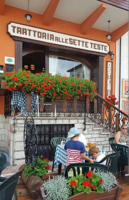 Foto esterno Albergo Sette Teste