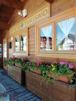 Photo exteriors Tourist office IAT Roana