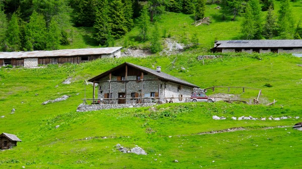 Photo exteriors Mountain hut Casera Tragonia
