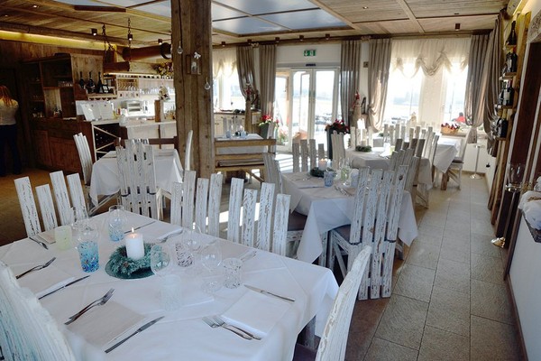 The restaurant Asiago Ristorante Bar Aeroporto 3409ft