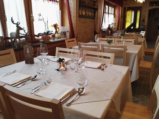The restaurant Treschè Conca (Roana) Locanda Stella Alpina