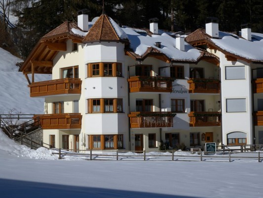 Photo exteriors Apartments Floralpin