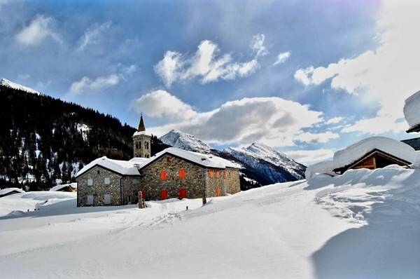 Photo exteriors Mountain hut with rooms Eita Valgrosina
