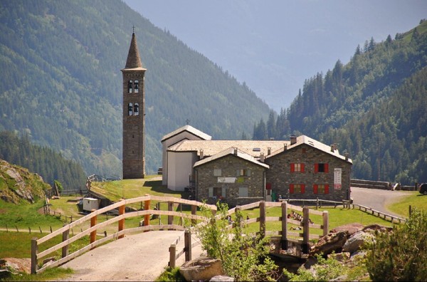 Photo exteriors Mountain hut with rooms Eita Valgrosina