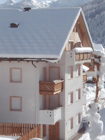 Foto esterno in inverno Ciasa Puntin
