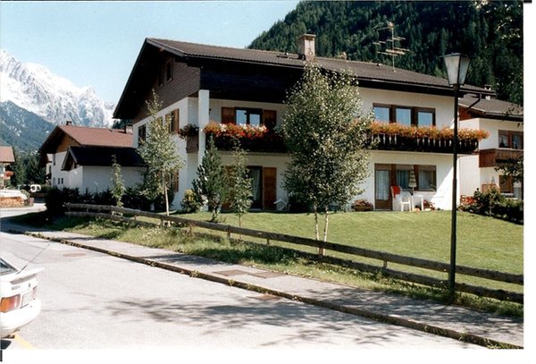 Foto estiva di presentazione Appartamenti Mühlheim