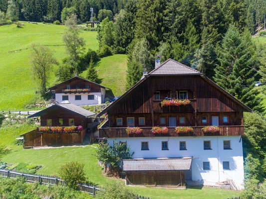 Foto Außenansicht Ferienwohnungen auf dem Bauernhof Innerkumpflhof