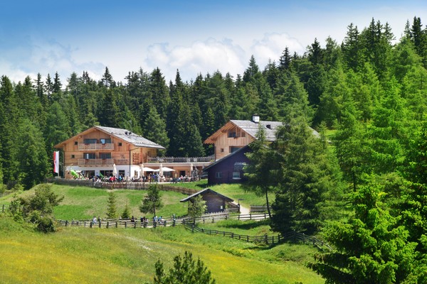 Photo exteriors Restaurant Naturhotel Runa